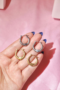 Sweetheart Twist Hoops