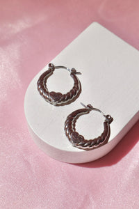 Sweetheart Twist Hoops